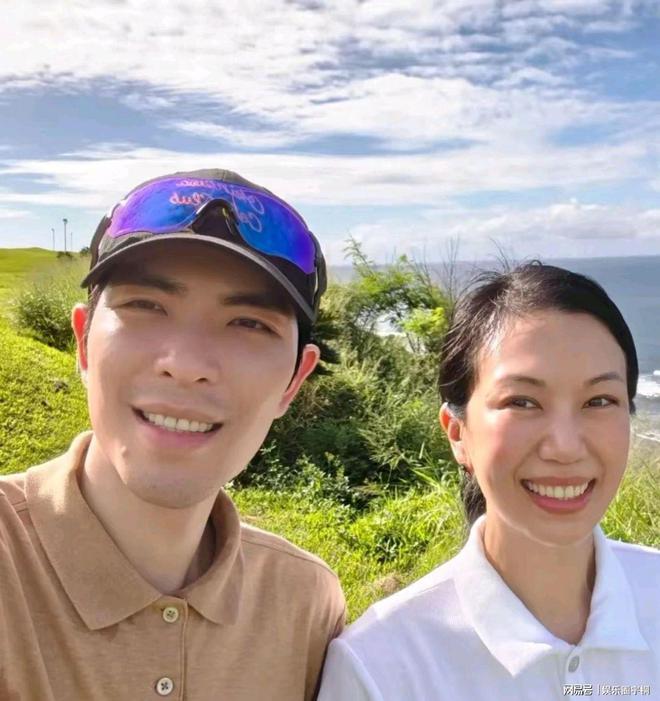 离美国巡演撒狗粮夫妻相十足令人羡！j9九游会登录萧敬腾林有慧形影不(图7)