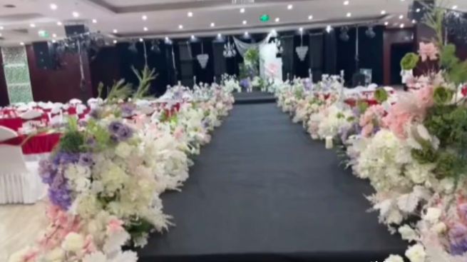 后续！本地人爆料不是第一次婚庆公司回应了j9九游会真人第一品牌陕西婚礼中途撤场(图3)