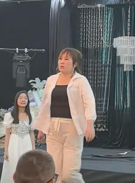 后续！本地人爆料不是第一次婚庆公司回应了j9九游会真人第一品牌陕西婚礼中途撤场(图2)